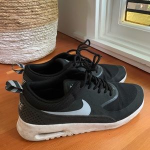 Nike Air Max Thea Size 9.5